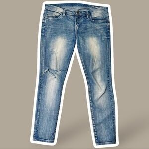 Blank NYC Medium Wash Mid-Rise Distressed Boyfriend Jeans Size 30
